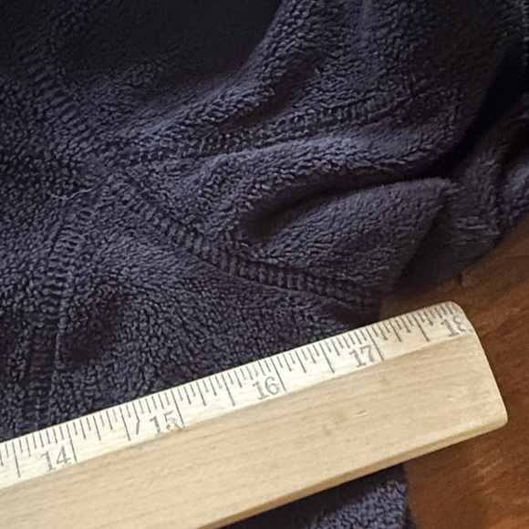 The North Face Women's Dark Brown Fleece Jacket - Picture 5 of 7